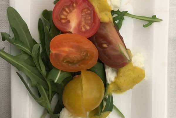 Air New Zealand Dreamliner Heirloom tomato and burrata salad