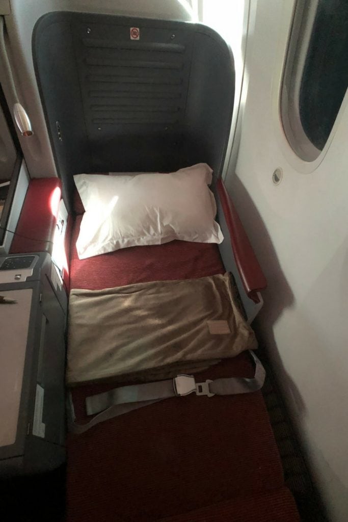 LATAM BUSINESS CLASS SEAT FLAT FRONT