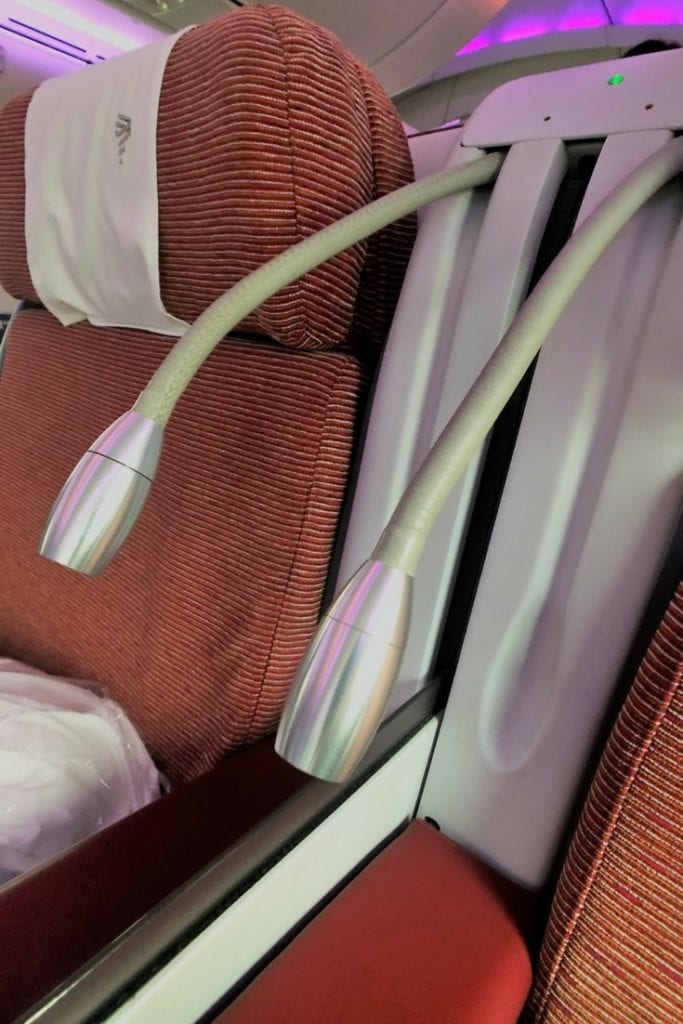 LATAM BUSINESS CLASS SEAT LIGHTS BETTER