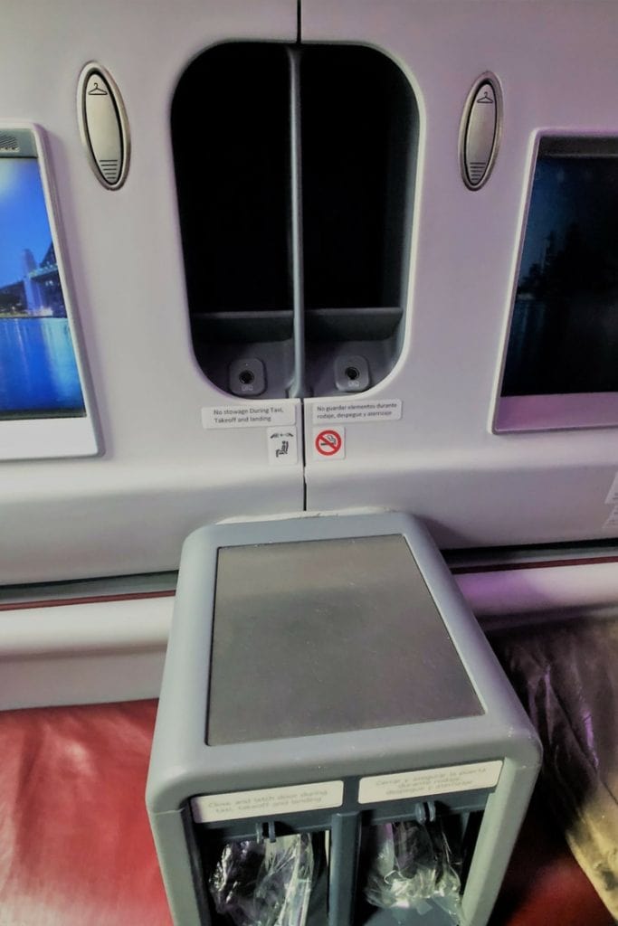 LATAM BUSINESS CLASS SEAT STORAGE TWO