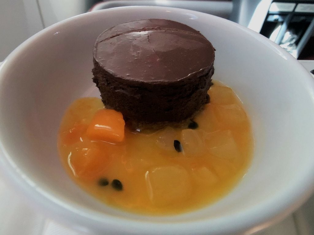 latam business class dessert