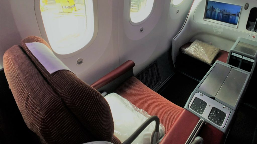 latam business class seat long