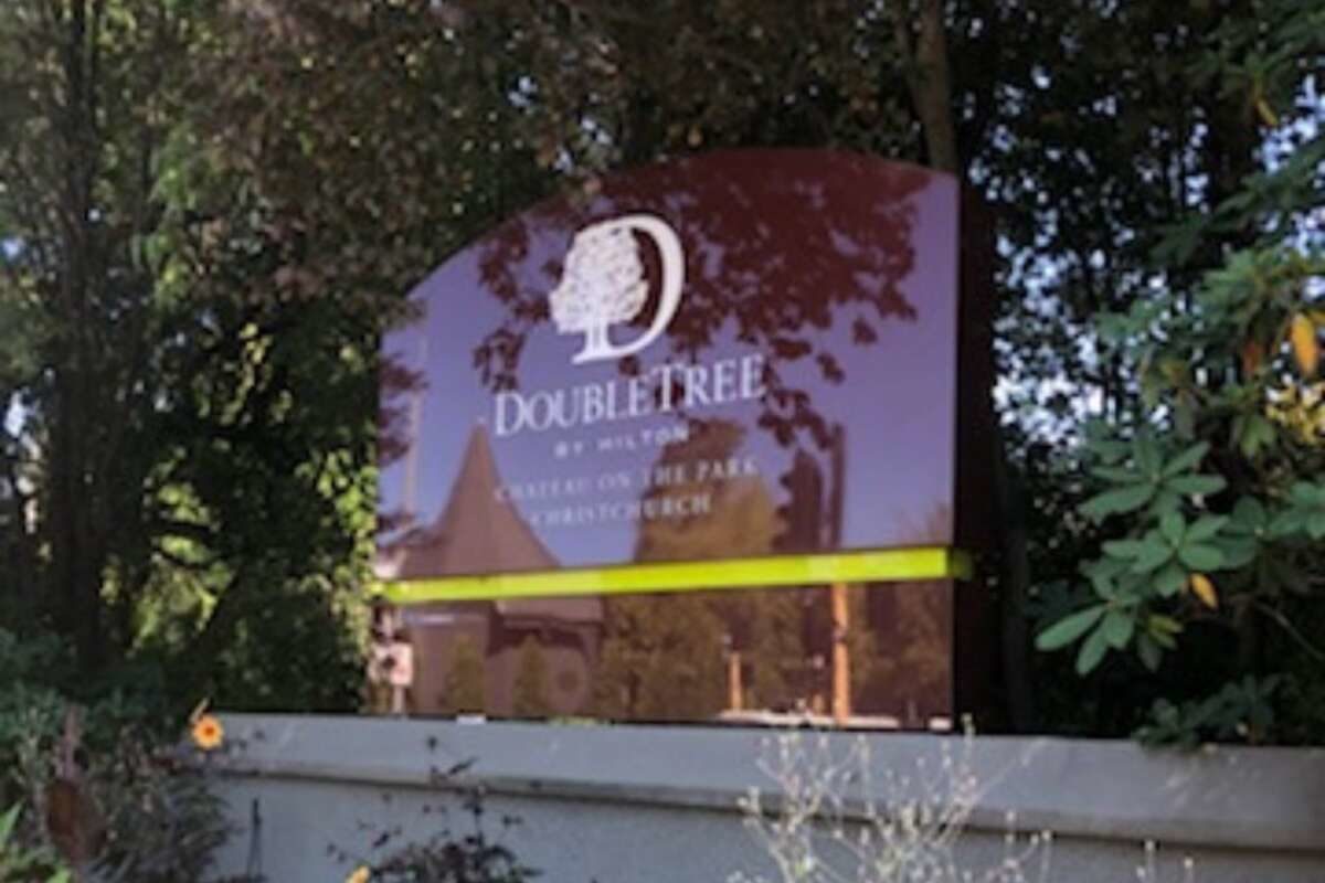 Hilton DoubleTree Christchurch sign
