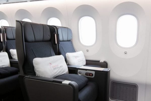 qantas dreamliner premium economy
